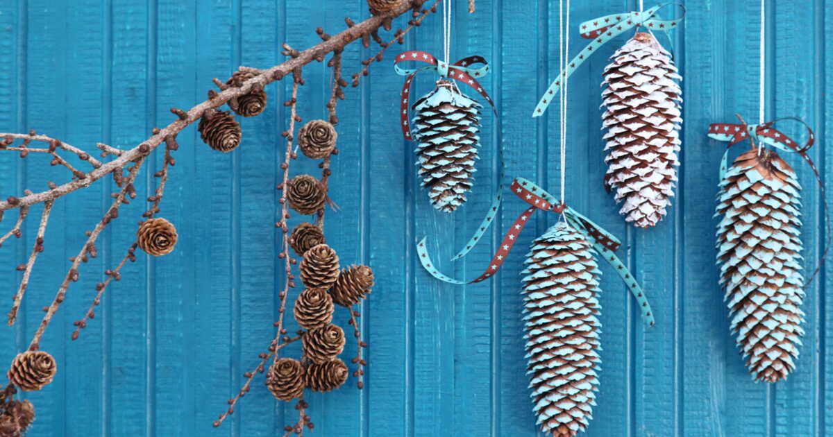 Embellissez votre noël avec des boules de sapin en pommes de pin peintes