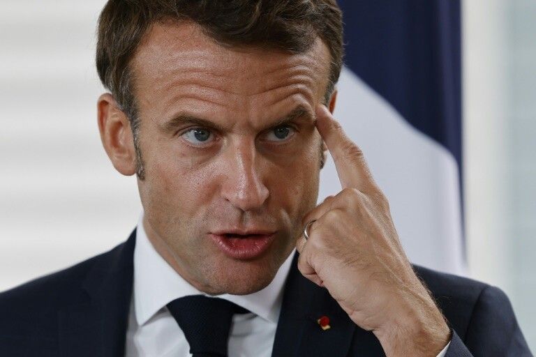 Macron évoque un départ à la retraite à 64 ans : un plan sous condition