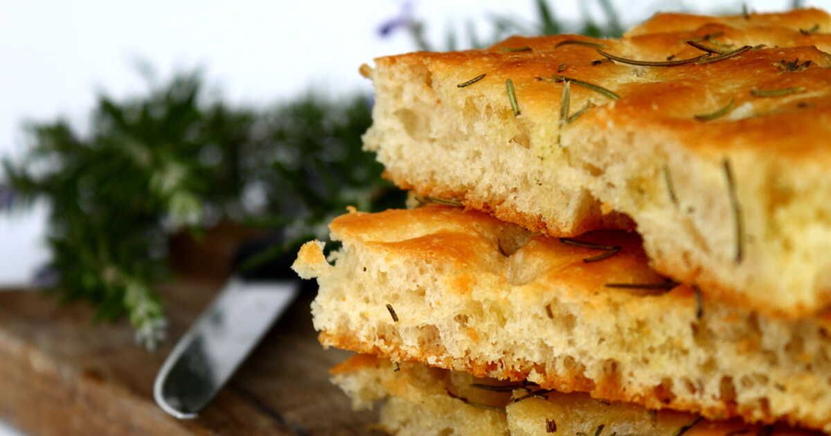 Un voyage de saveurs avec la focaccia au romarin
