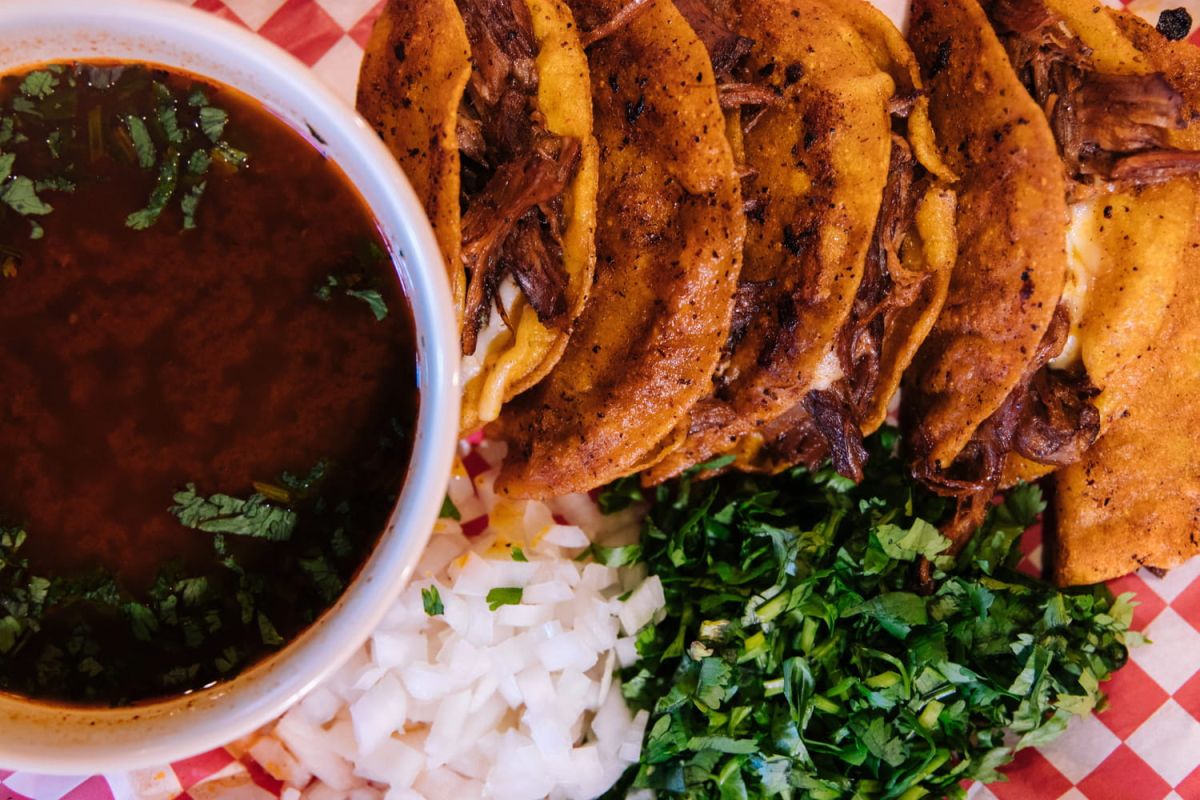 Le birria tacos : une aventure culinaire mexicaine à ne pas manquer