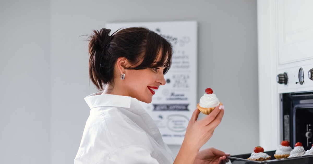 Comprendre les envies de sucre durant les règles : décryptage d'une nutritionniste