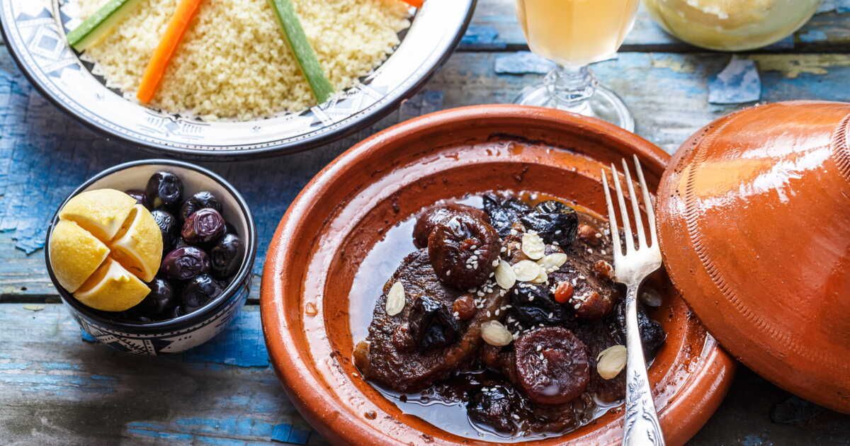 Savourez un tajine d'agneau aux pruneaux pour des moments en famille inoubliables