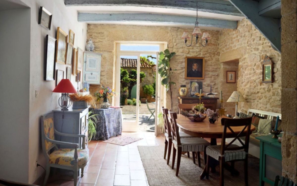 Comment purifier l'air de votre intérieur : astuces pratiques à adopter