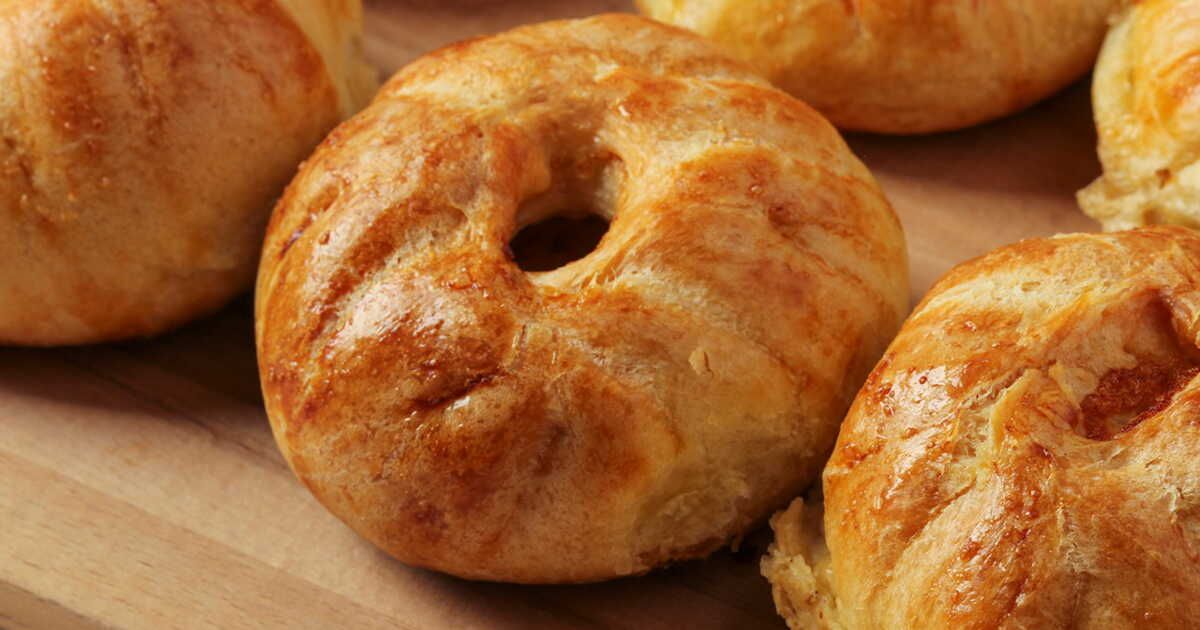 Des petits pains briochés aux lardons pour un apéro inoubliable