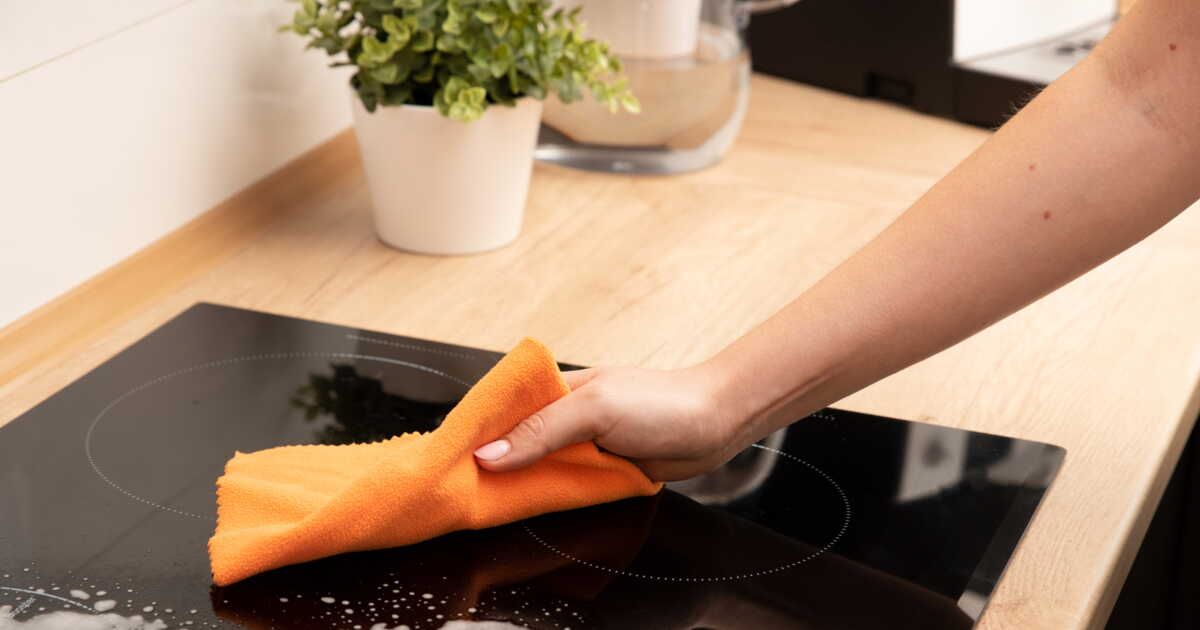 Pour une plaque de cuisson éclatante : nos astuces infaillibles