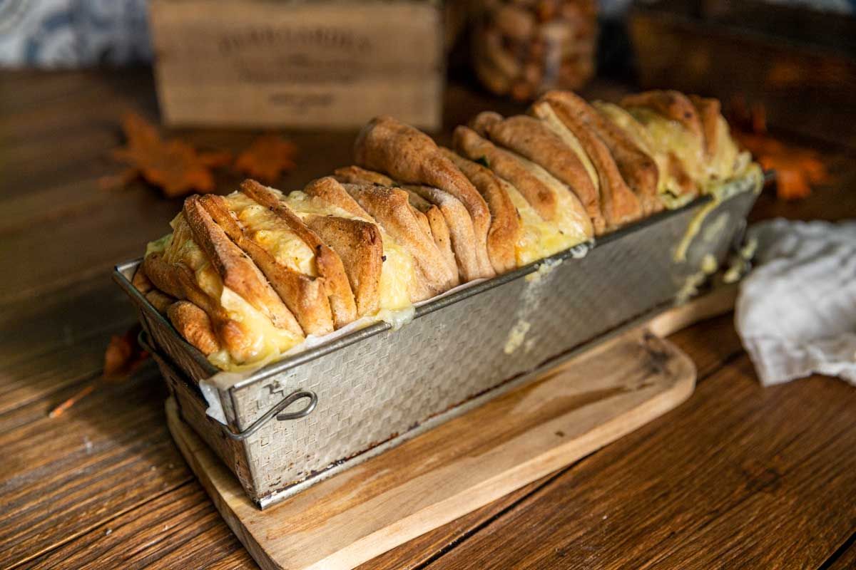 Pull Apart Bread à la Raclette