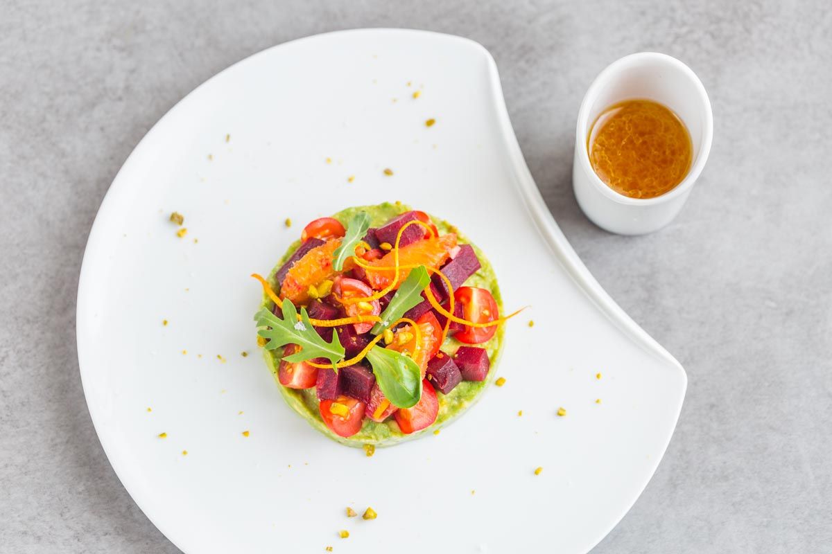 Salade de betterave et avocat, vinaigrette à l'orange