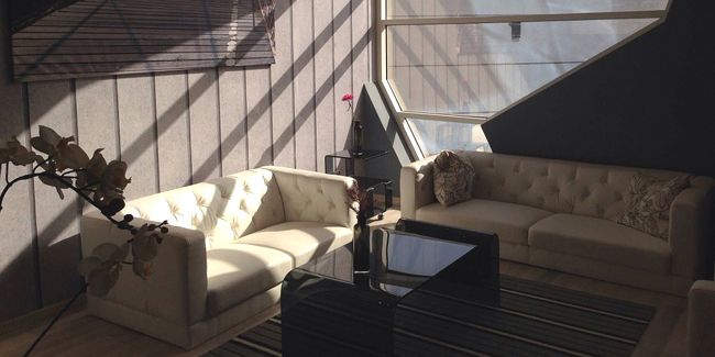 Aménager un petit salon : astuces pour optimiser l'espace avec style