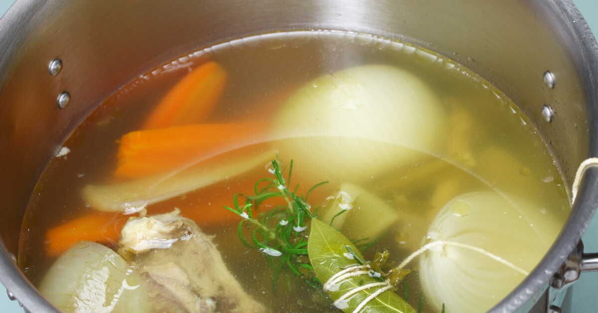 Un bouillon réconfortant signé Philippe Etchebest pour embellir vos soirées d'automne