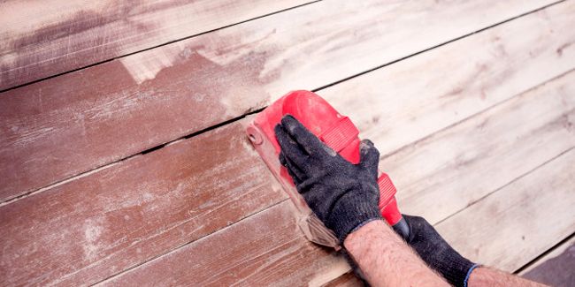 Décaper le bois : guide pratique pour redonner vie à vos meubles