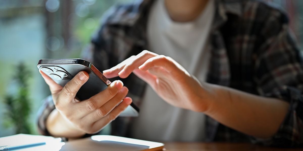 Aides financières pour alléger vos factures de téléphone et Internet