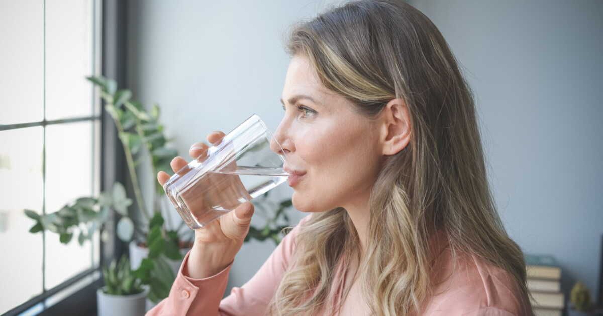 Lutter contre la rétention d'eau : 6 conseils nutritionnels d'une diététicienne