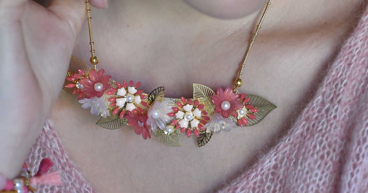 Créez votre propre collier en fleurs de corail : un projet DIY fascinant