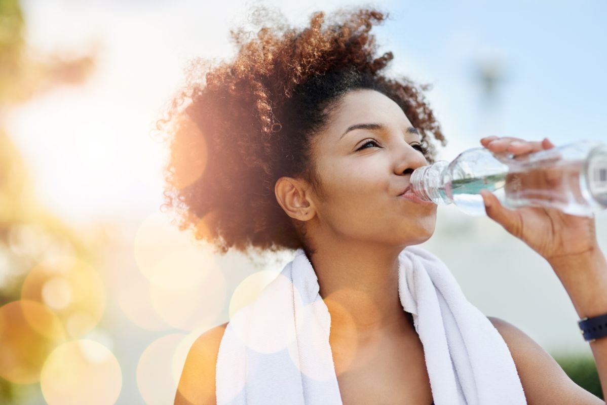 Les boissons trompeuses : ce qui vous déshydrate vraiment