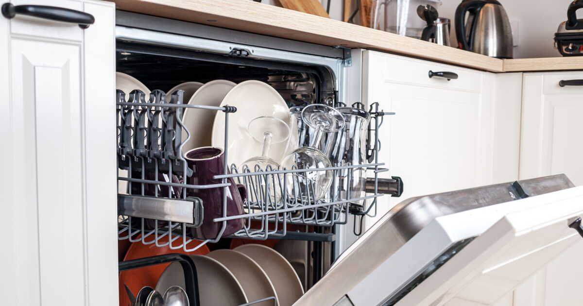 Déjouer les bouchons : 5 astuces pour un lave-vaisselle toujours fonctionnel