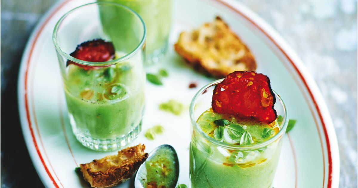 Un gaspacho de tomates vertes aux chips de chorizo : la recette estivale à ne pas manquer