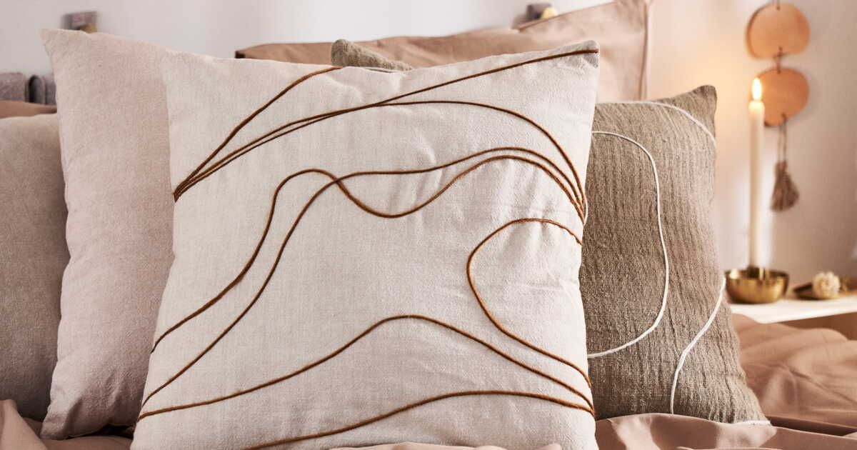 Des coussins originaux à broder pour un intérieur unique