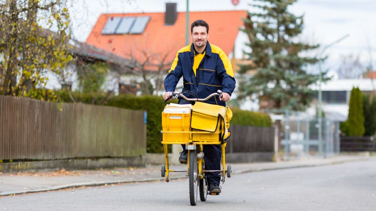 Le facteur scanne votre courrier depuis chez vous : une révolution pour l'e-lettre rouge
